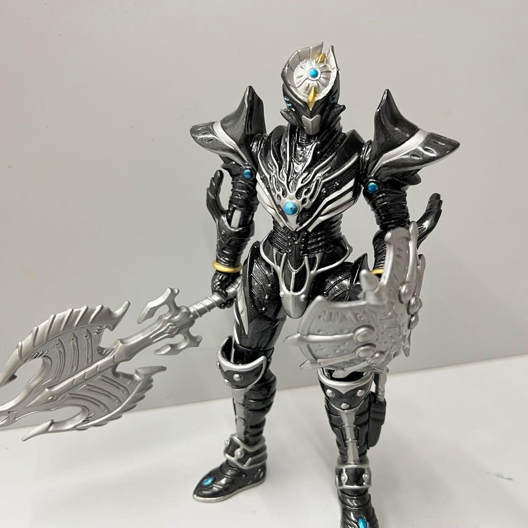 アバレンジャー 暗黒の鎧 1/6 アクションフィギュア