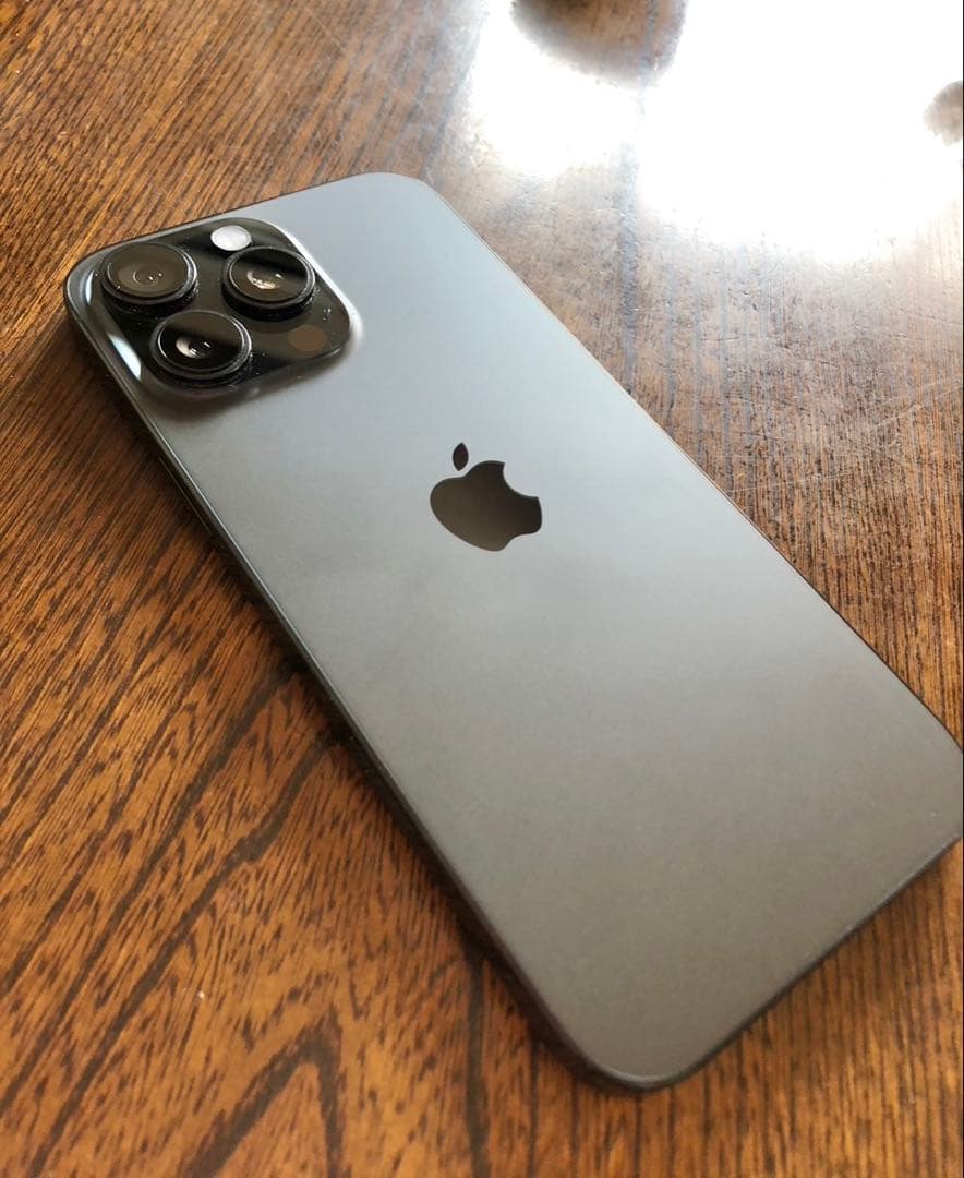 iPhone 16 Pro Max 美品　日本版