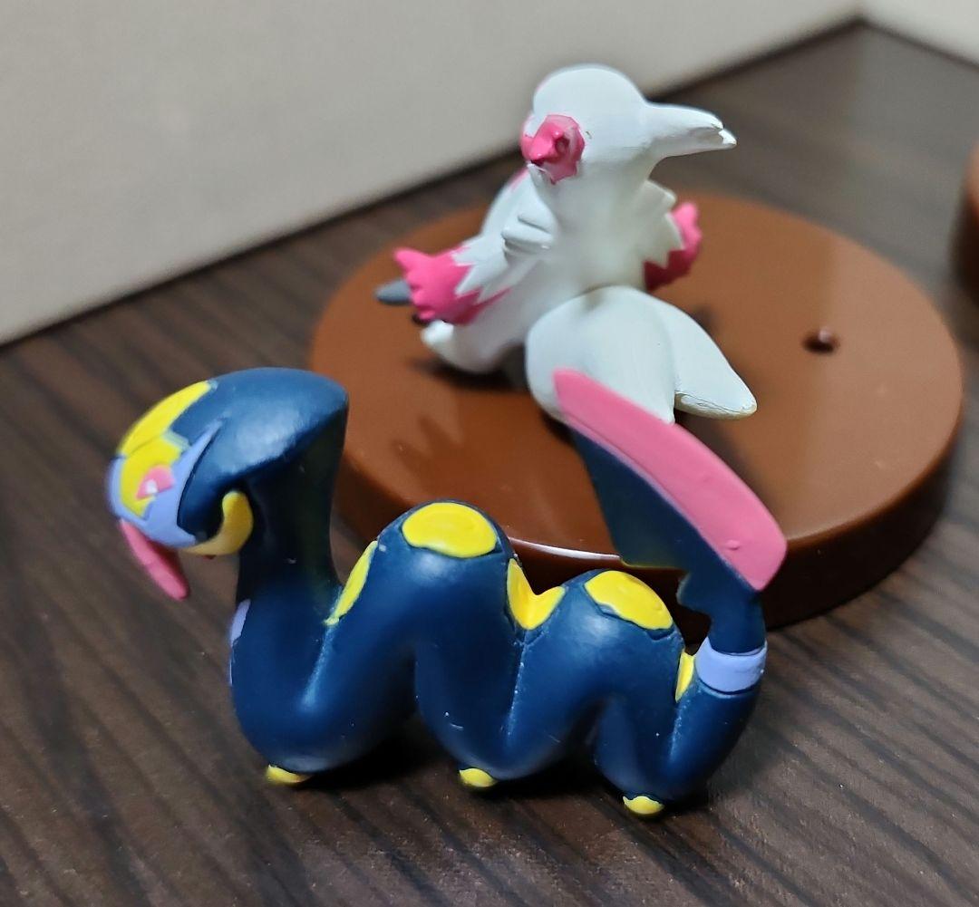 希少！　立体ポケモン図鑑　ザングース　ハブネーク