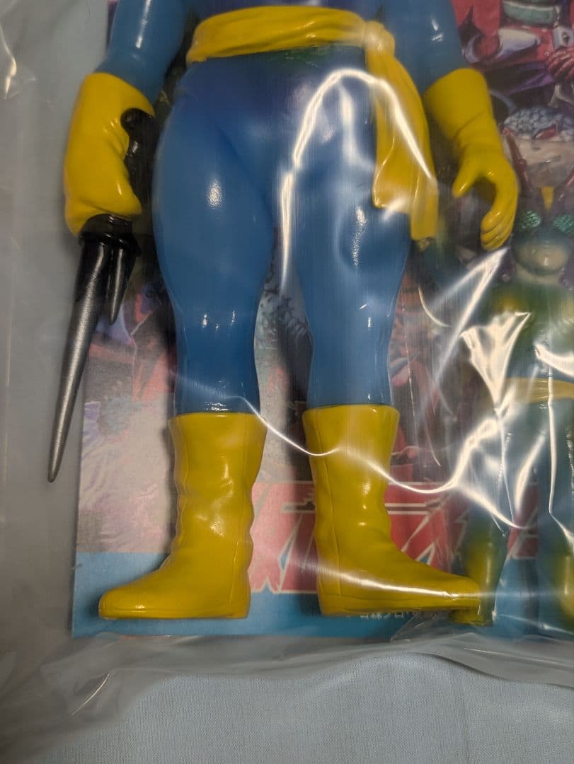 東映レトロソフビコレクション　 　 　「蜂女」(新色)＋ミニソフビ