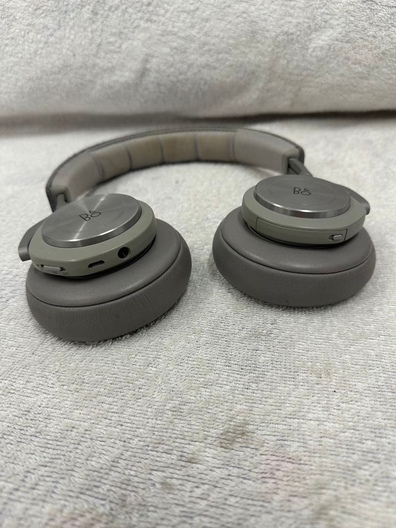 ！Bang & Olufsen ワイヤレスヘッドホン