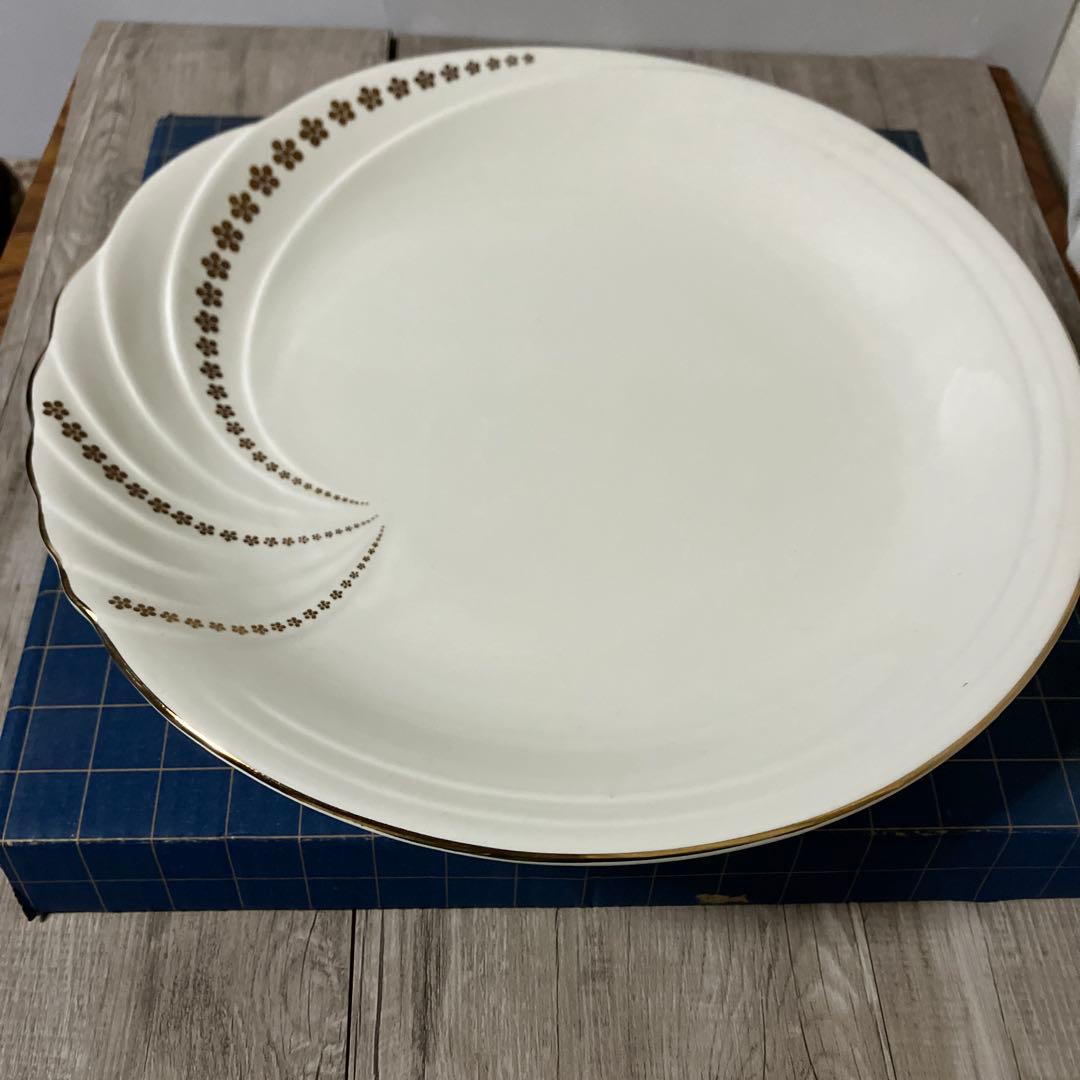 E-1 【極美品】大皿 金彩 小花柄 シェルレリーフ プレートパーティー盛皿上品