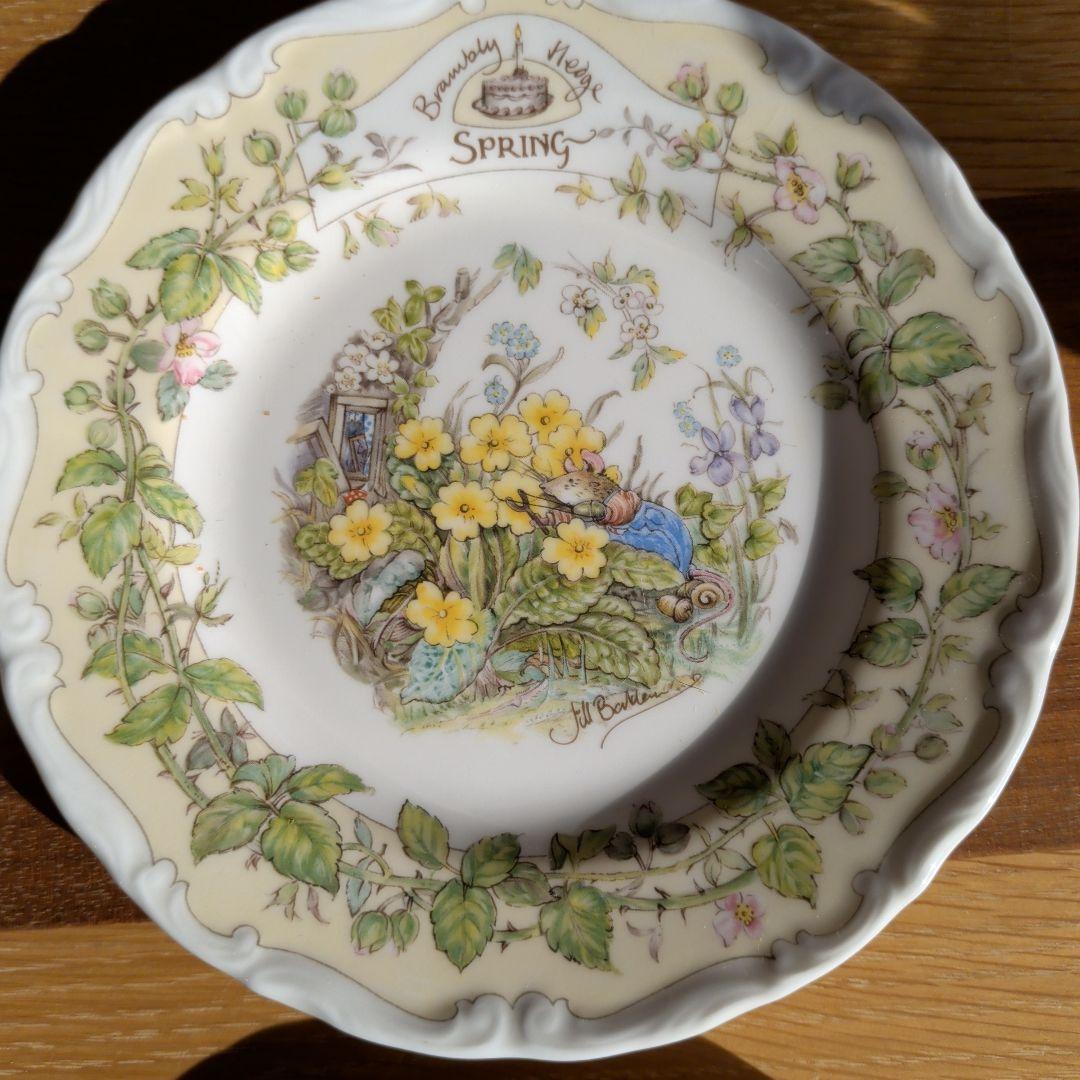 四季のデザイン 陶器の皿 4枚セットロイヤルドルトン