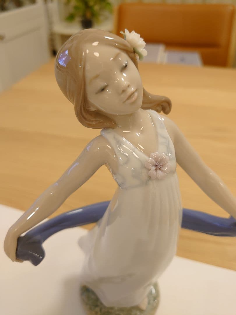 【絶版 極美品 無欠損】リヤドロ  会員限定 8363「そよ風のダンス」