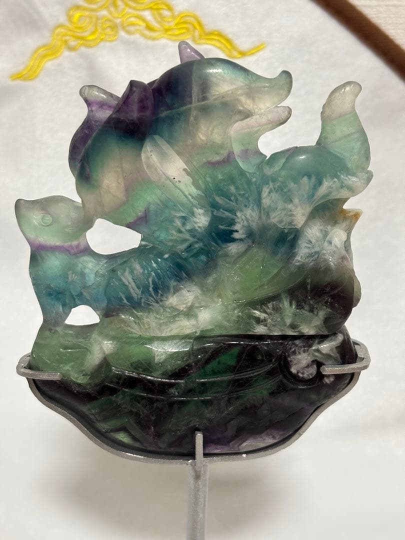 【天然石】フェザーフローライト　九尾　置物　美品 台座付き