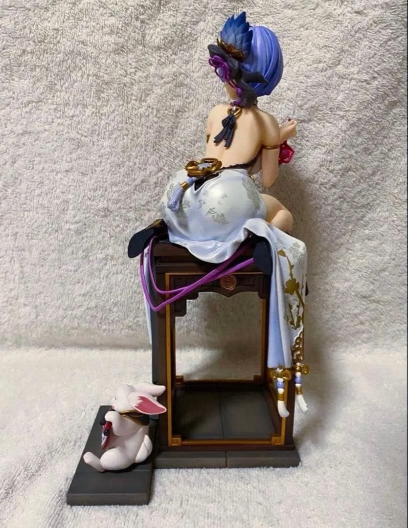 リゼロ レム 優雅美人ver. エミリア 優雅美人ver. フィギュア