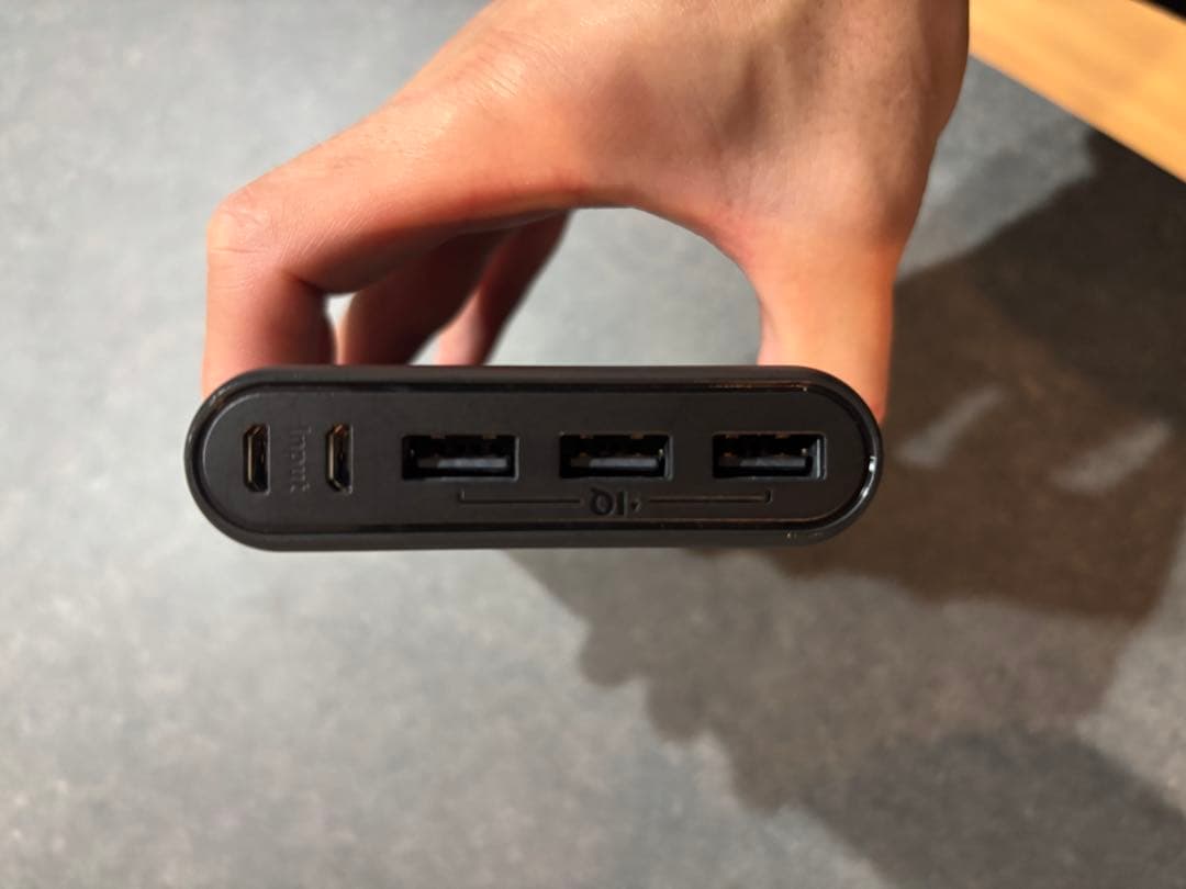 Anker モバイルバッテリー 黒