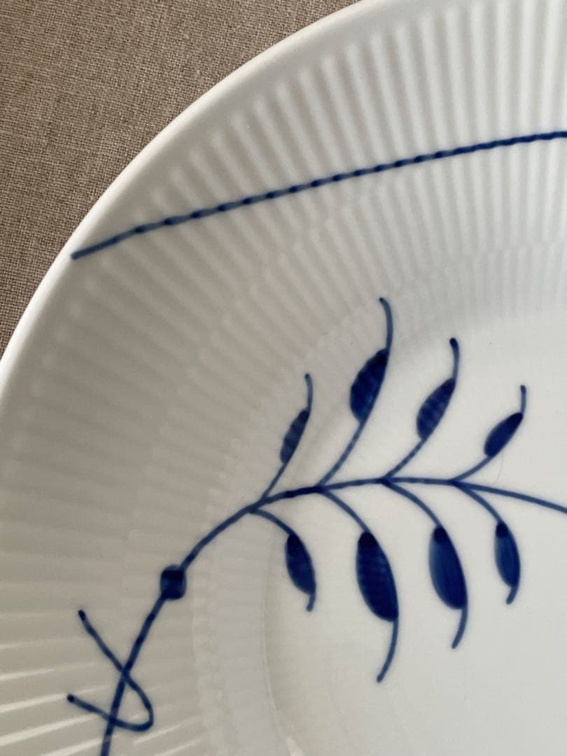 ロイヤル コペンハーゲン ブルーフルーテッド メガ ディーププレート 24cm