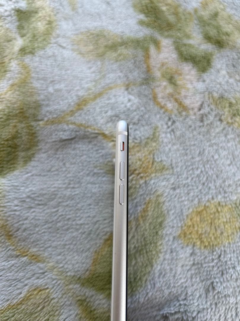 【iPhone SE (第2世代) 128GB　本体】