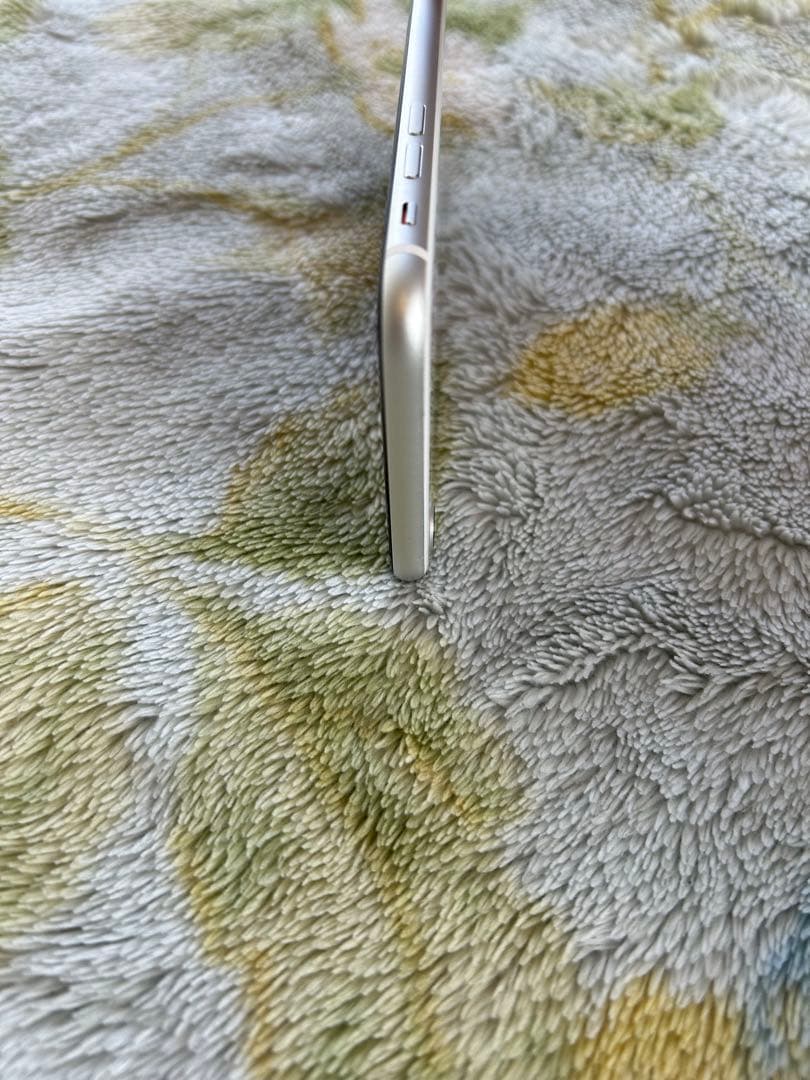 【iPhone SE (第2世代) 128GB　本体】