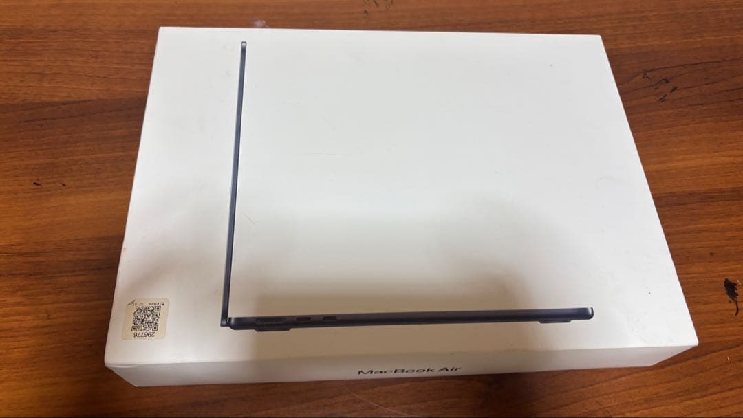 【ジャンク】MacBook Air A2179（2020）箱あり／付属品あり