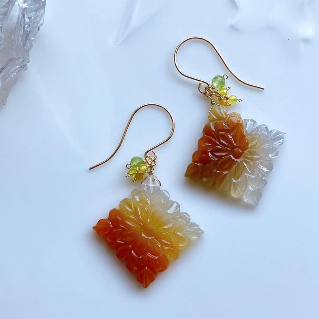 たまま◆ロンバスフラワーカービング ✧グラデーションカーネリアンピアス