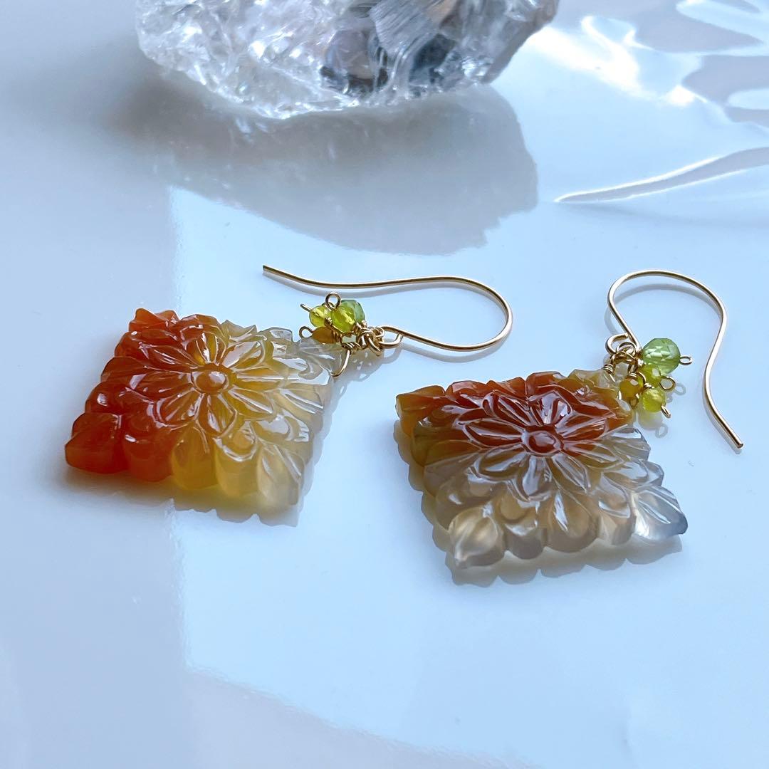 たまま◆ロンバスフラワーカービング ✧グラデーションカーネリアンピアス