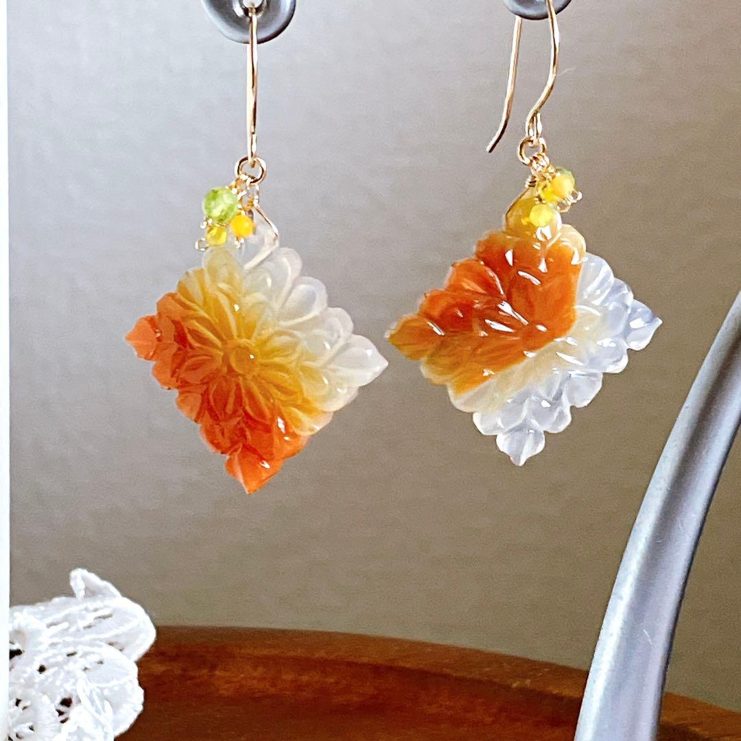 たまま◆ロンバスフラワーカービング ✧グラデーションカーネリアンピアス