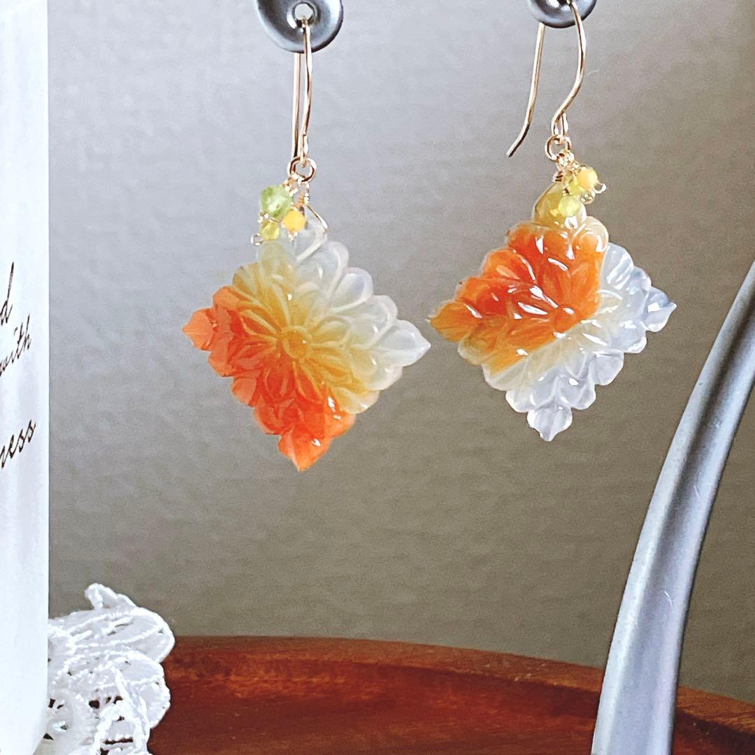 たまま◆ロンバスフラワーカービング ✧グラデーションカーネリアンピアス