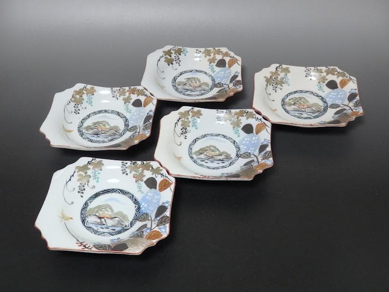 九谷　色絵　草花に蝶の図　角皿　5枚　D597A- BCp