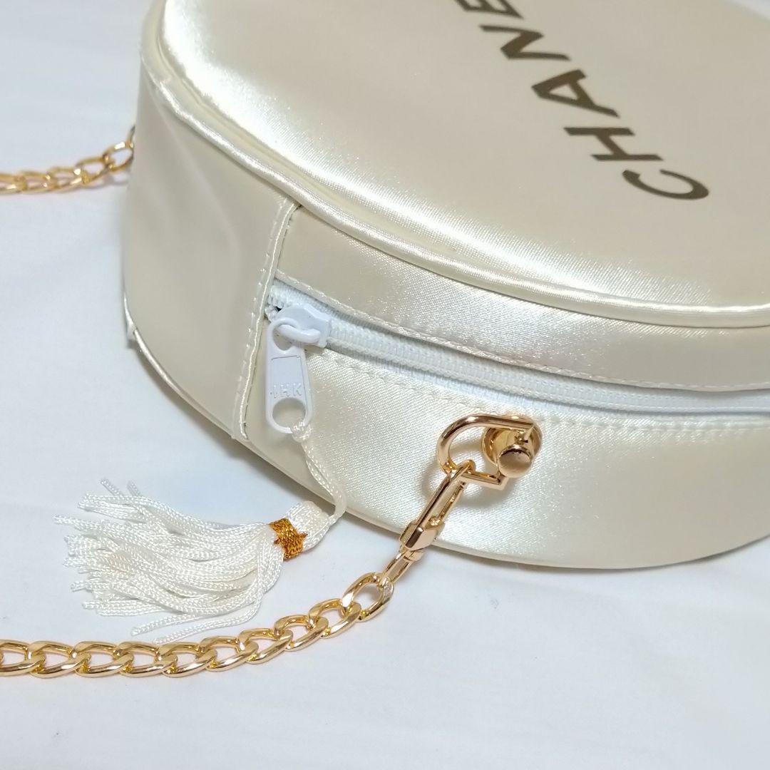 シャネル 丸型 未使用に近い ゴールドチェーンショルダー ポーチ ツヤツヤ 非売