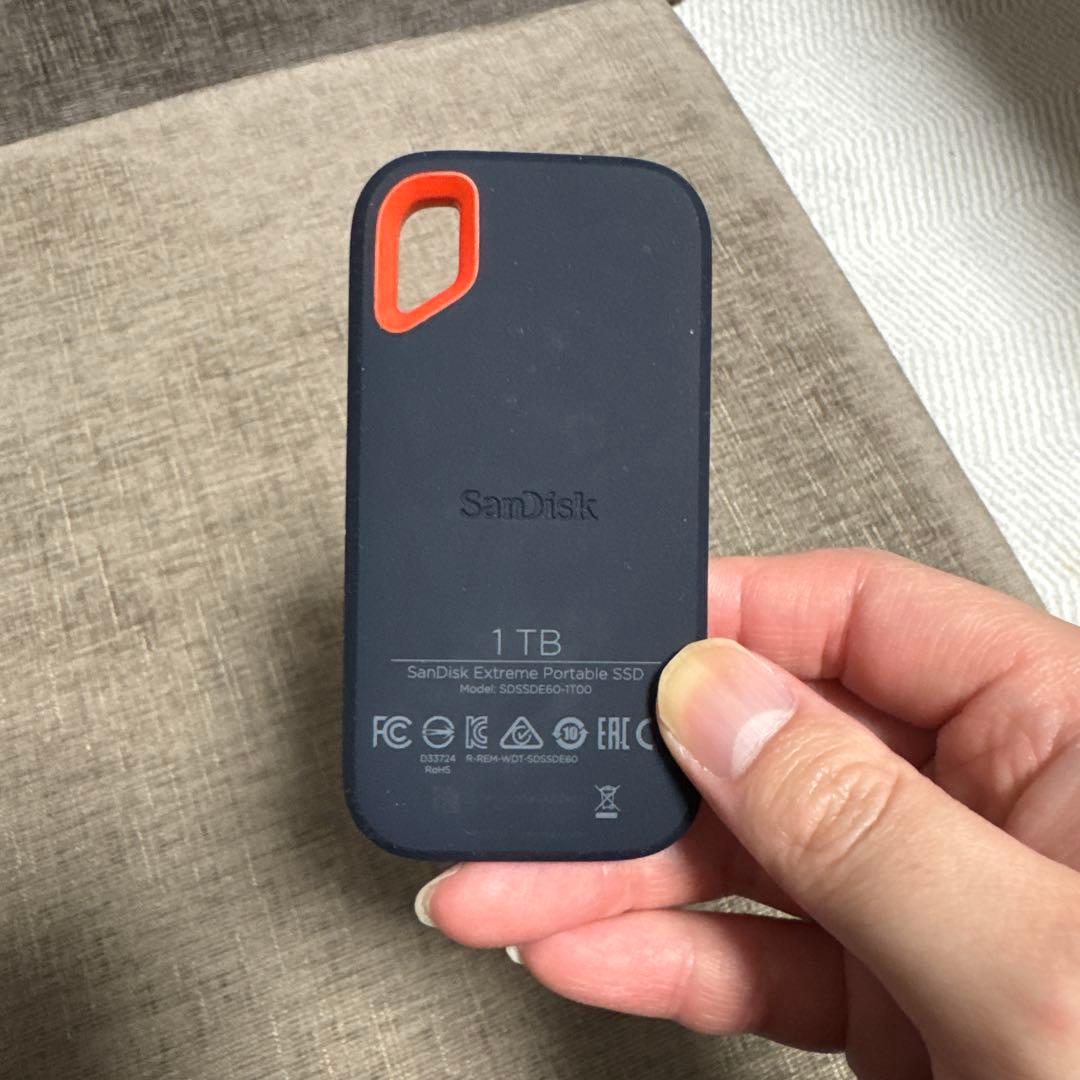 外付けハードディスク・ドライブ SanDisk SSD1TB