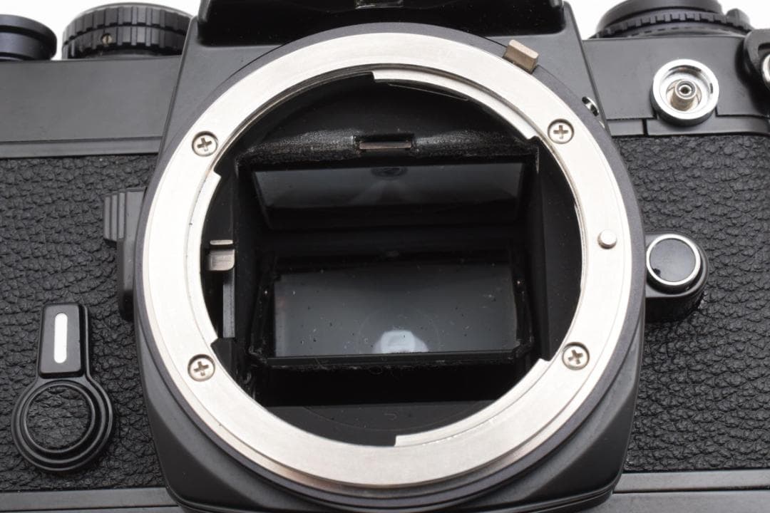 #329★良品★Nikon FE ボディ