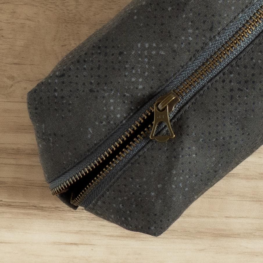 【手帳ポーチ／サイズ1】ドット・グレー（たくさん入るタイプ）