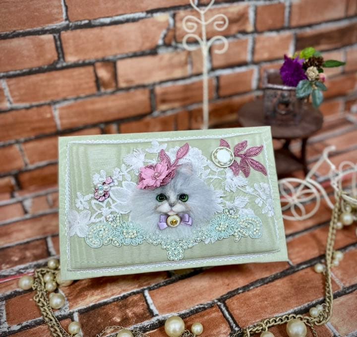 羊毛フェルト　オシャレ猫のカルトナージュboxチンチラシルバー