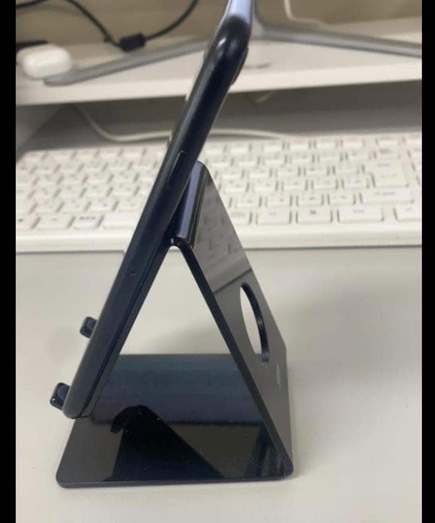 iPhone SE 第2世代 ブラック 64GB SIMロックなし 83%