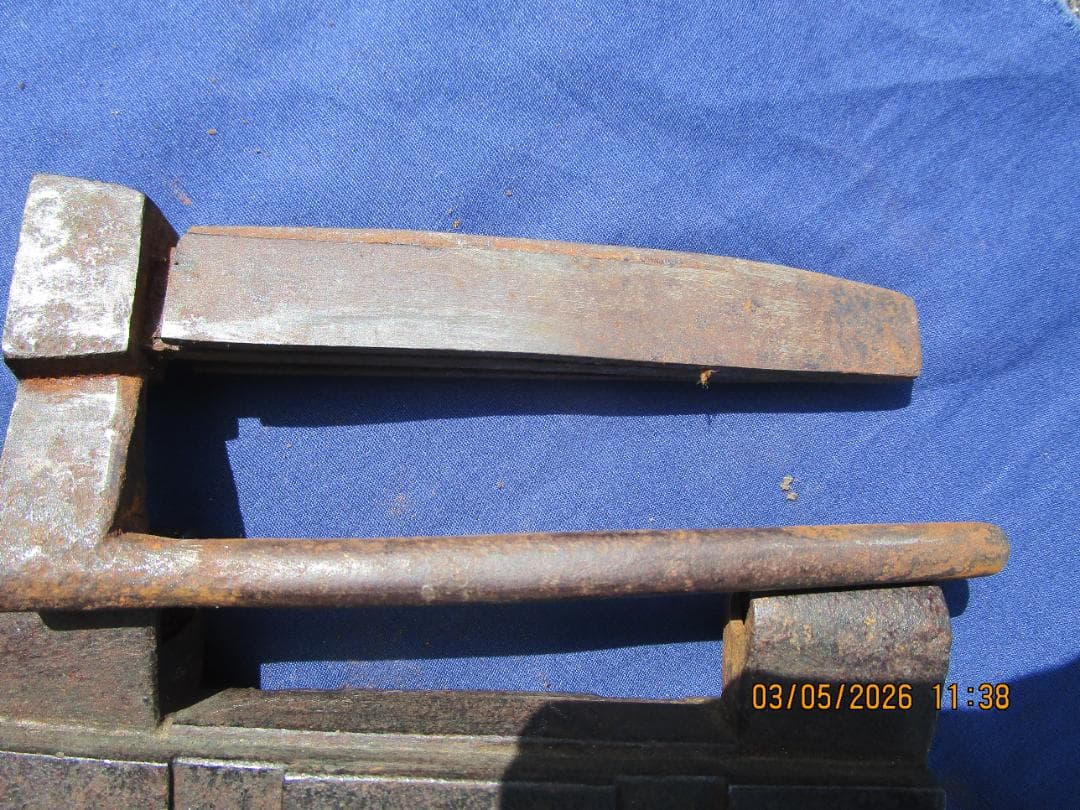 錠前　鍵　阿波錠　鉄製錠前　時代物　2枚バネ　開閉可能　鍵とセット　1個