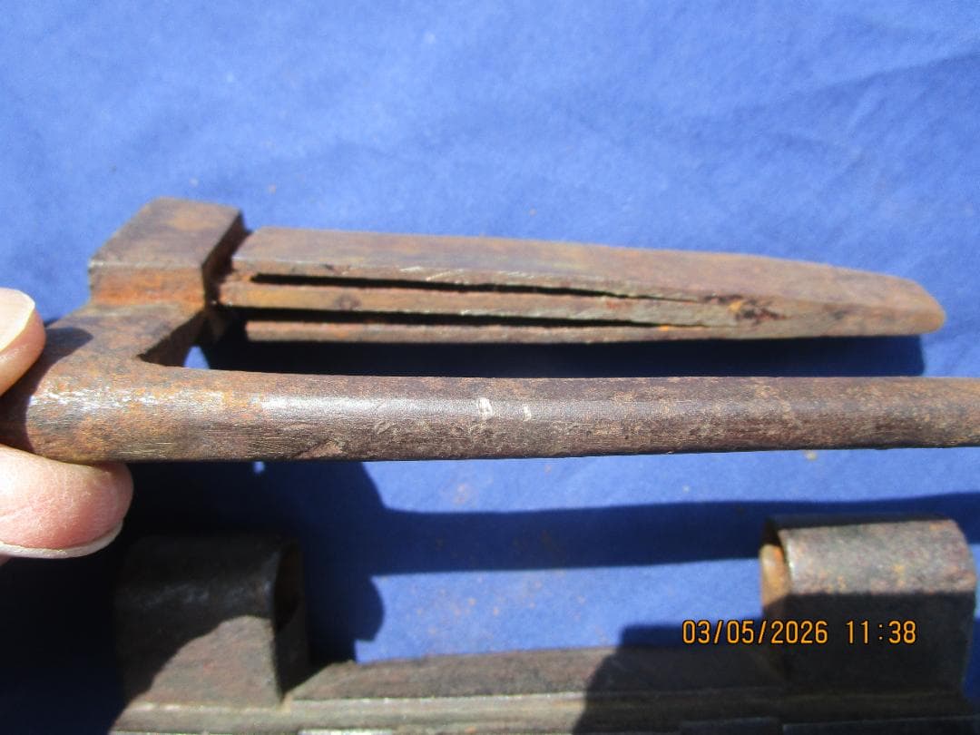 錠前　鍵　阿波錠　鉄製錠前　時代物　2枚バネ　開閉可能　鍵とセット　1個