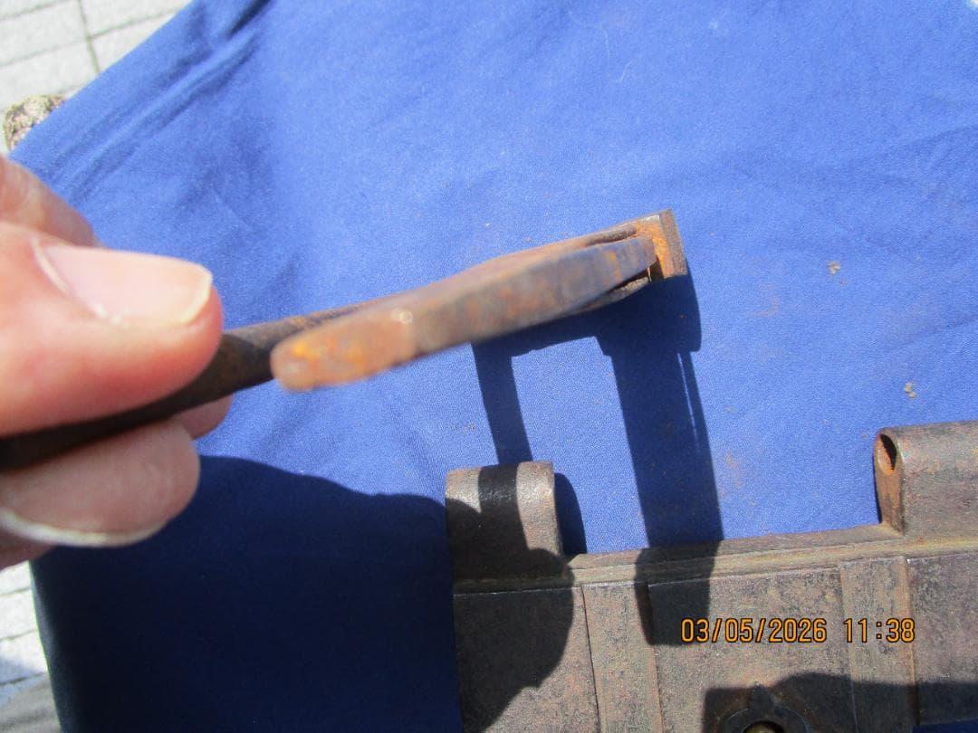 錠前　鍵　阿波錠　鉄製錠前　時代物　2枚バネ　開閉可能　鍵とセット　1個