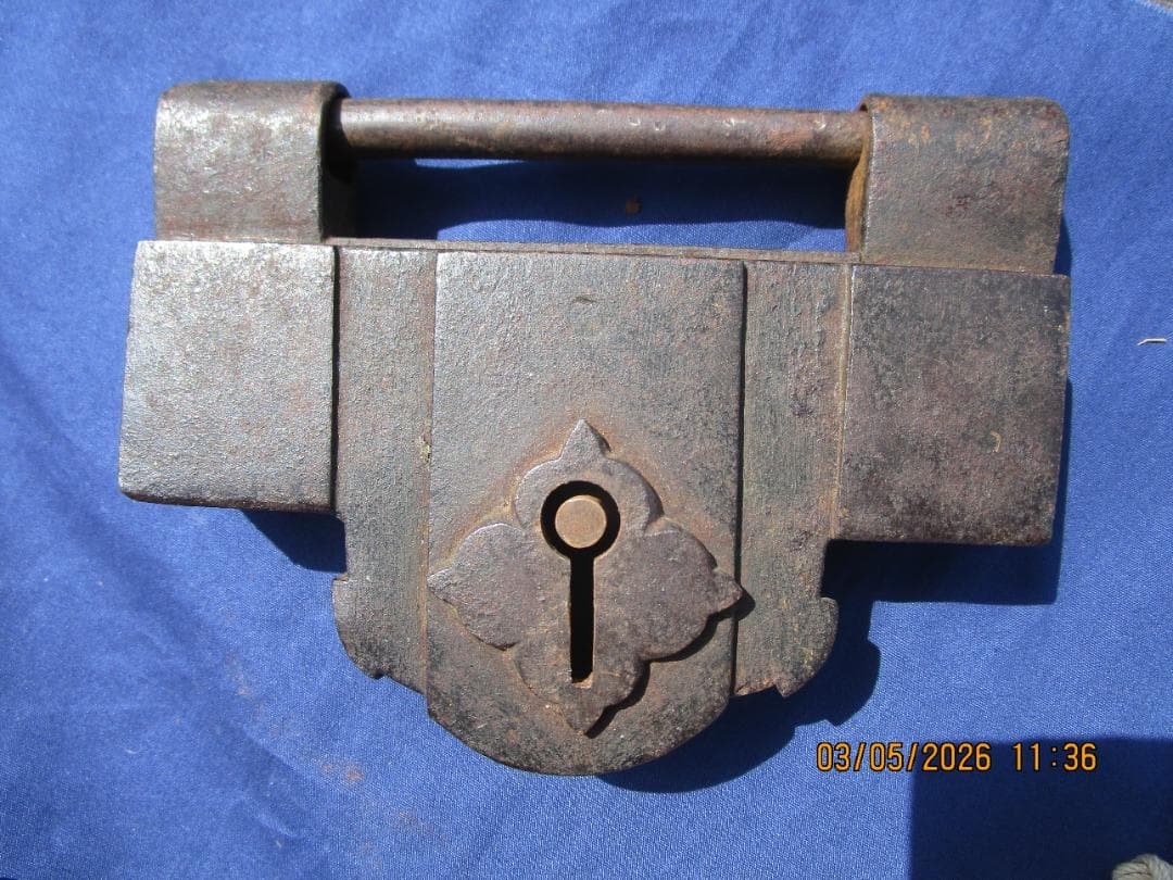 錠前　鍵　阿波錠　鉄製錠前　時代物　2枚バネ　開閉可能　鍵とセット　1個