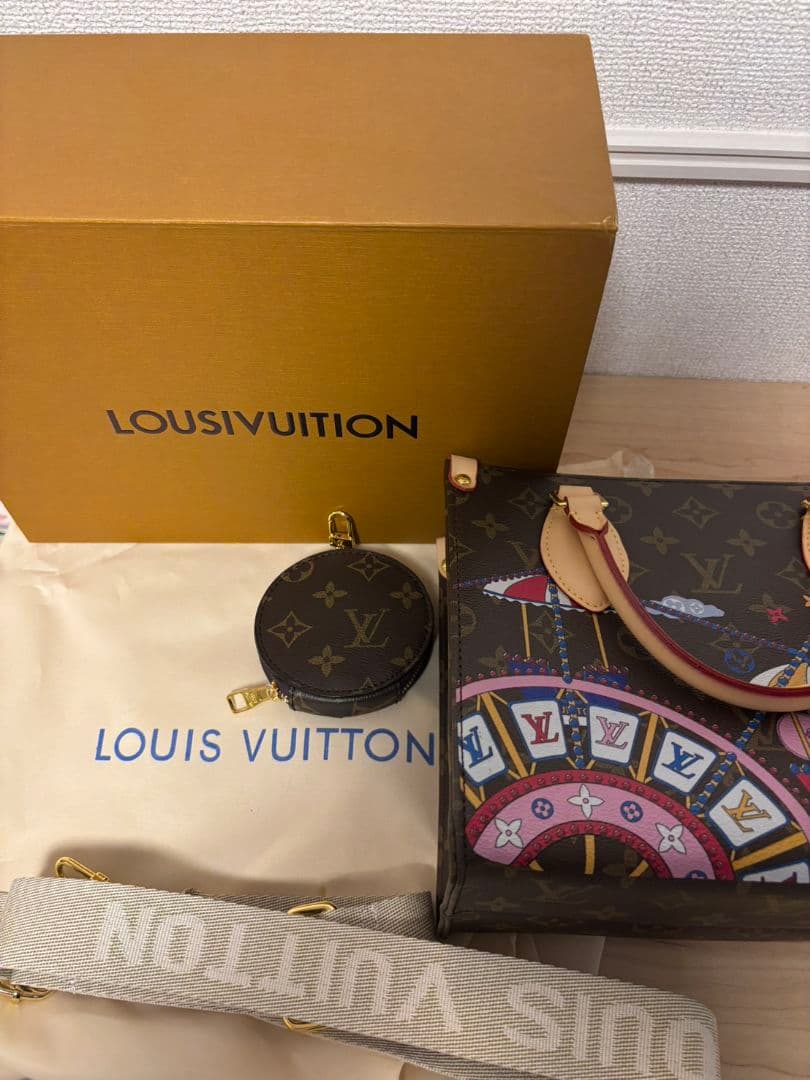 LouisVuittonオンザゴー★ヴィヴィエンヌ★村上隆