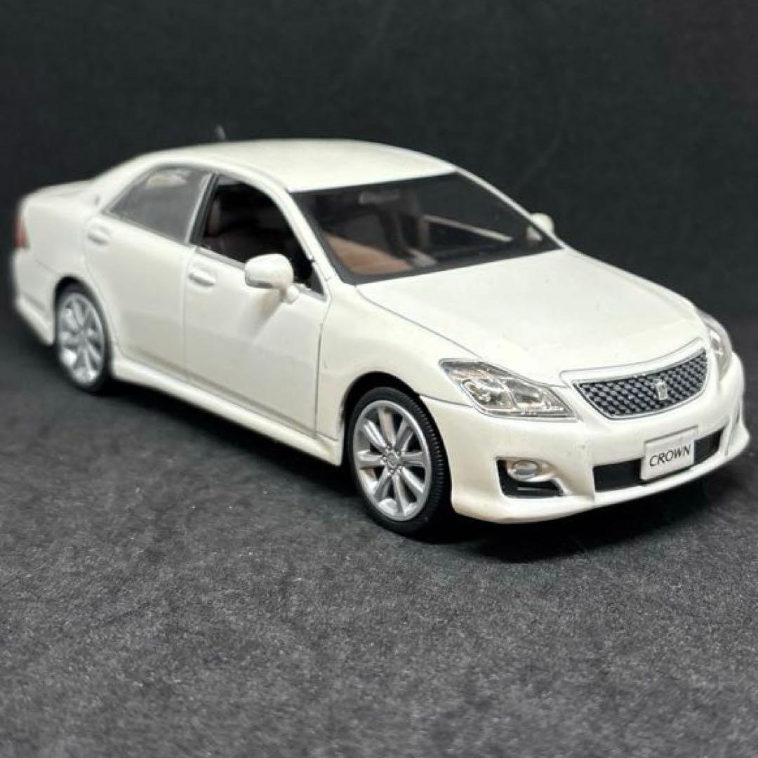 1/30 トヨタ カラーサンプル クラウンアスリート200系 ホワイトパールCS