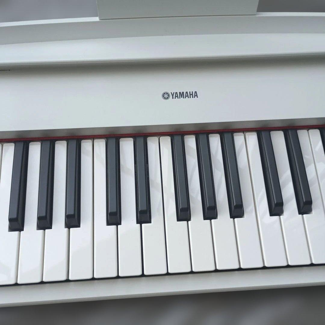YAMAHA piaggero np-12ホワイト電子ピアノ 美品