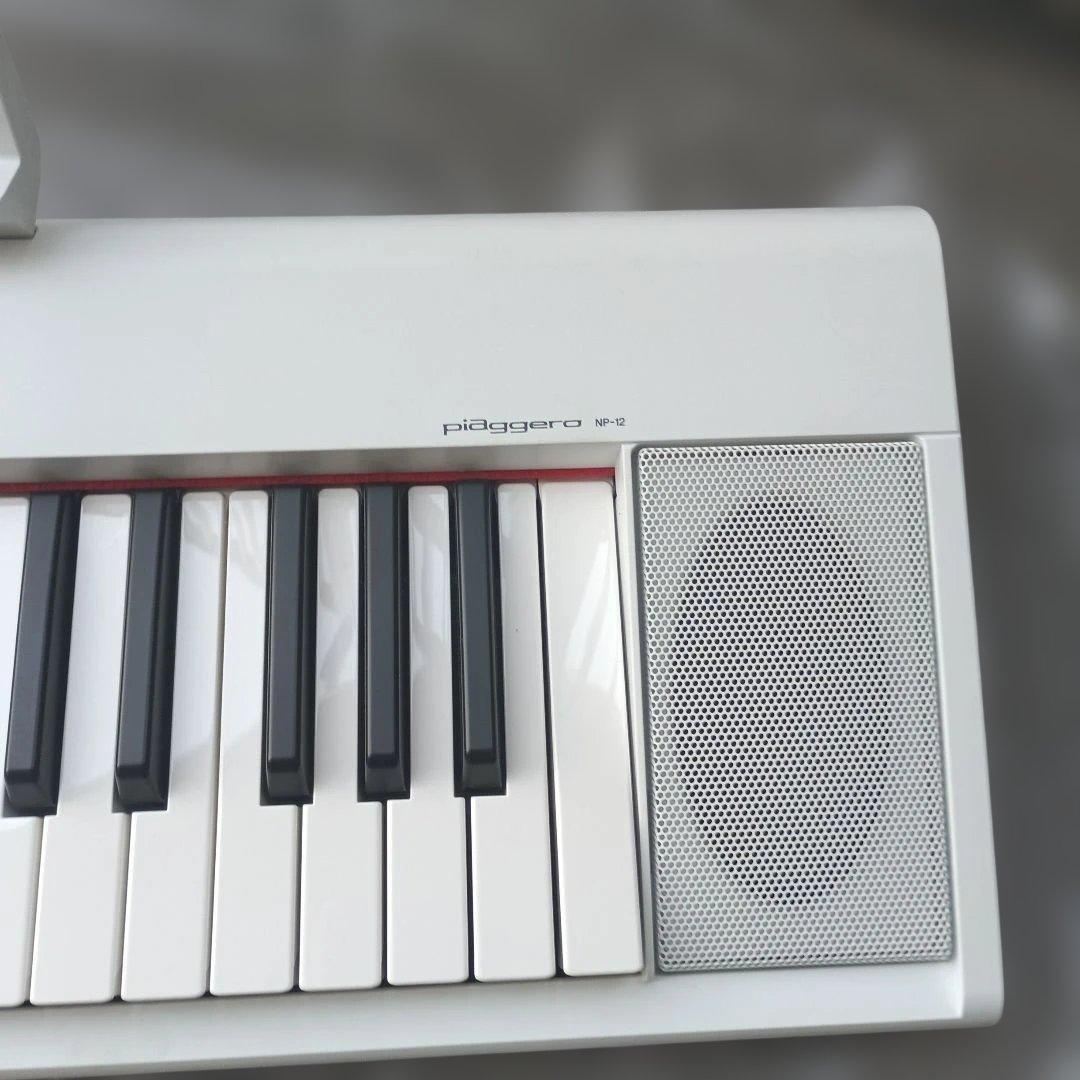 YAMAHA piaggero np-12ホワイト電子ピアノ 美品