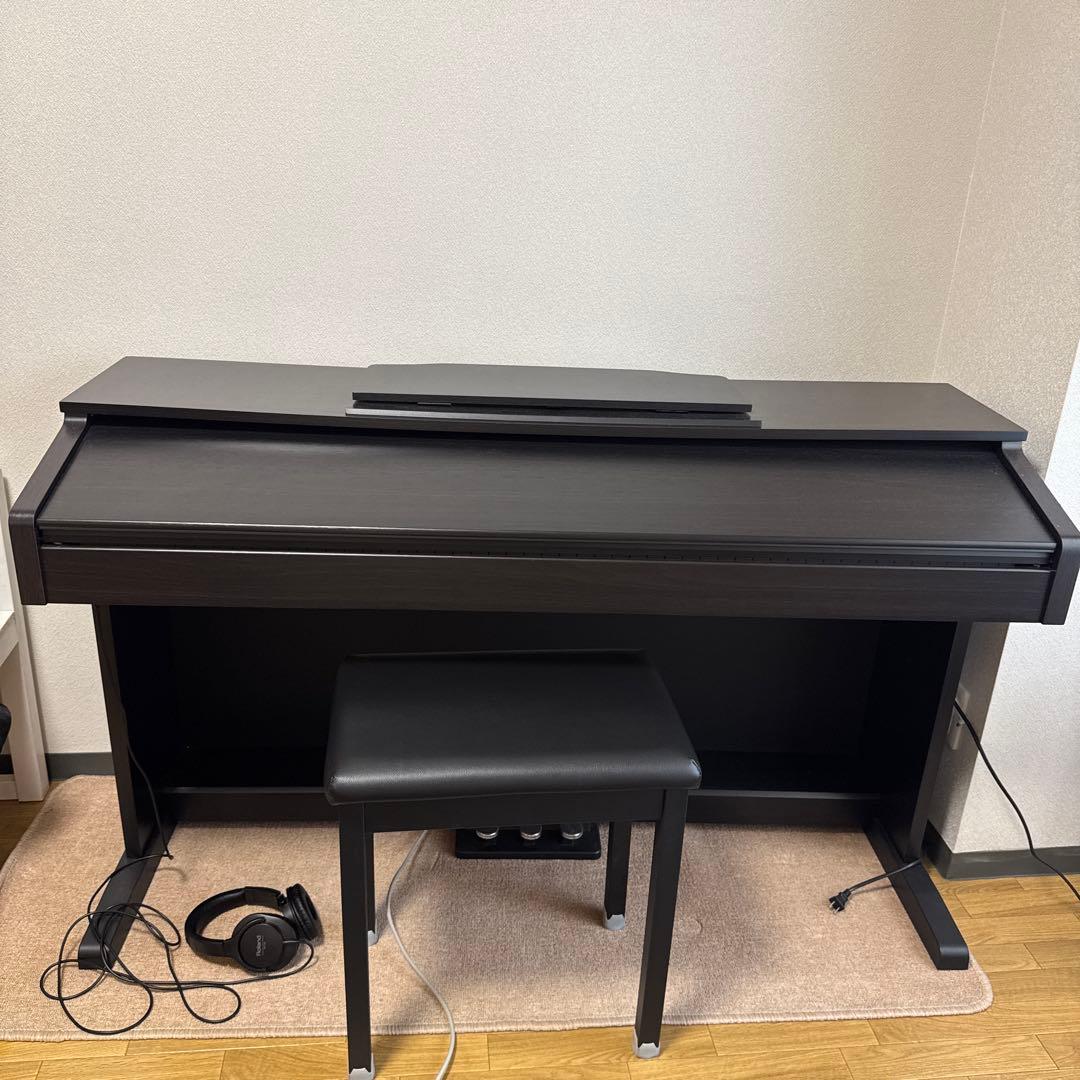 Roland チェア（家内配置まで無料）（ピアノ別売）