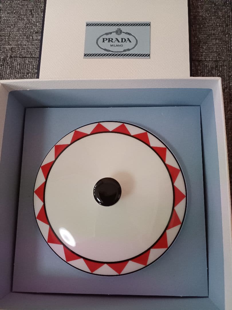 正規品　PRADA 　ポーセリン　陶器　アクセサリーケース　未使用品