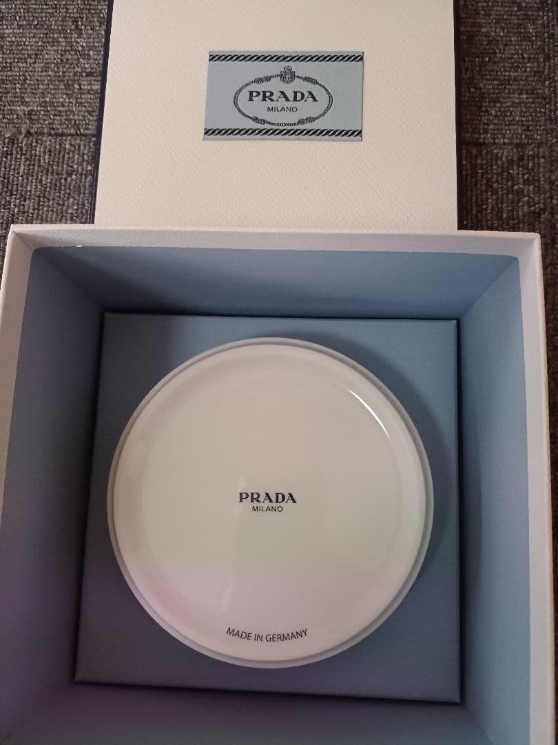 正規品　PRADA 　ポーセリン　陶器　アクセサリーケース　未使用品