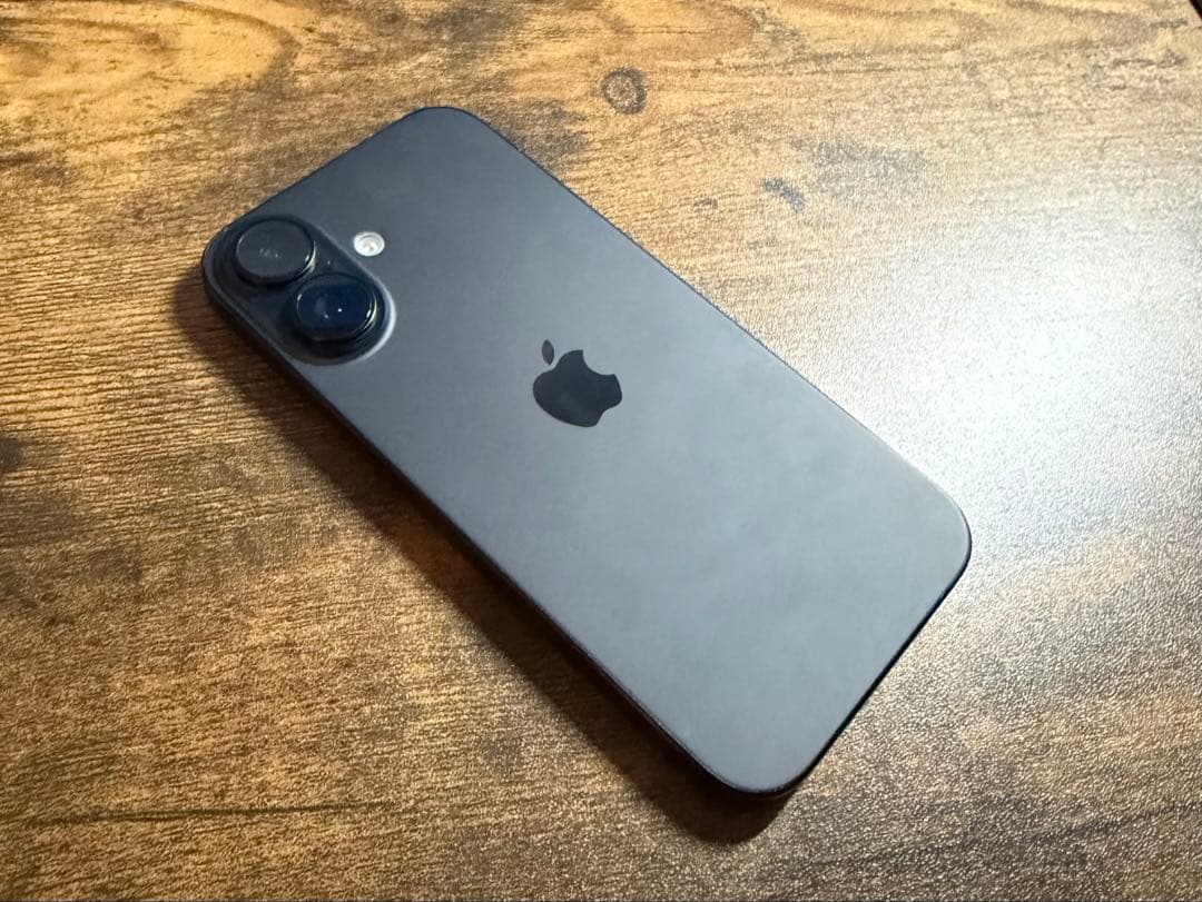 iPhone 16 128GB バッテリー92% スクリーン2枚付き