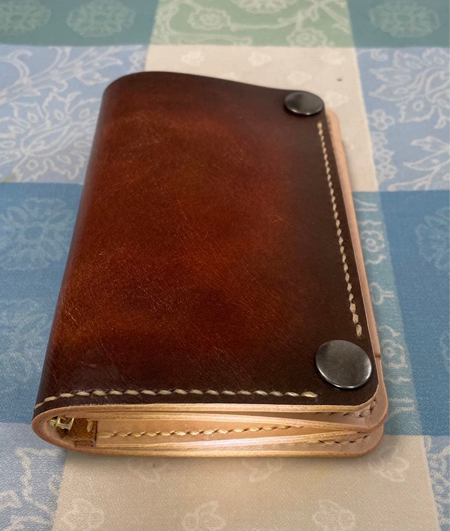 トラッカーウォレット　ミドルサイズ　お札を楽に収納　赤＋茶＋ナチュラル