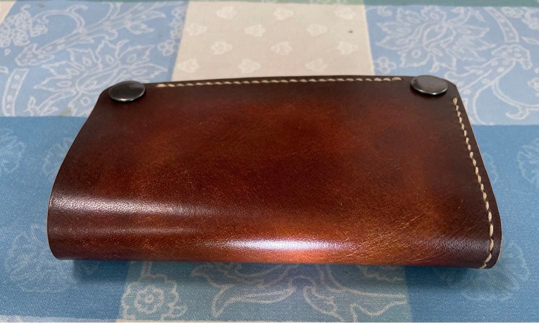 トラッカーウォレット　ミドルサイズ　お札を楽に収納　赤＋茶＋ナチュラル