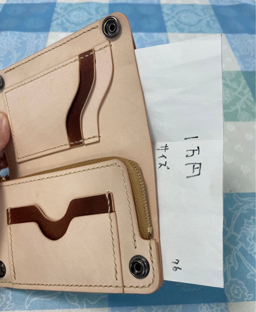 トラッカーウォレット　ミドルサイズ　お札を楽に収納　赤＋茶＋ナチュラル