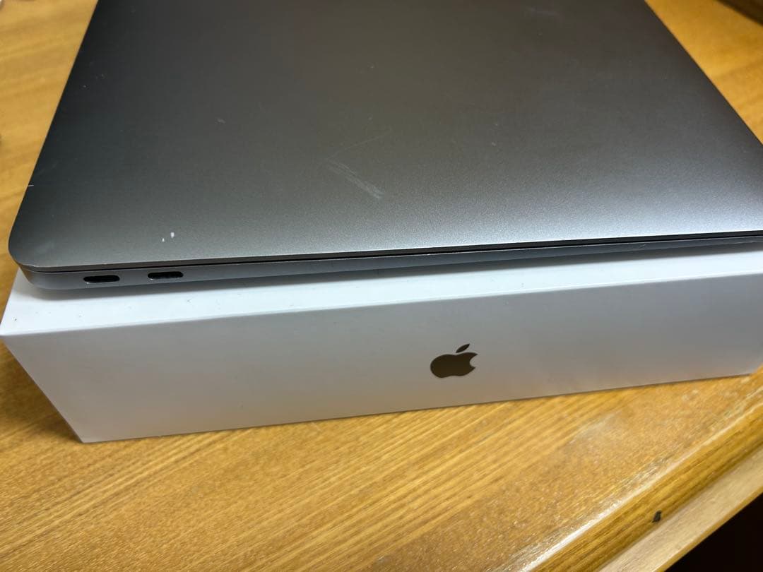 MacBook Air M1 アップル保証2026年まで