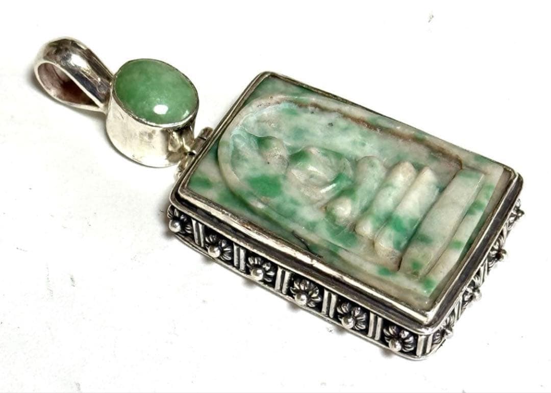 翡翠原石　仏陀カービング　シルバー　ペンダントトップ