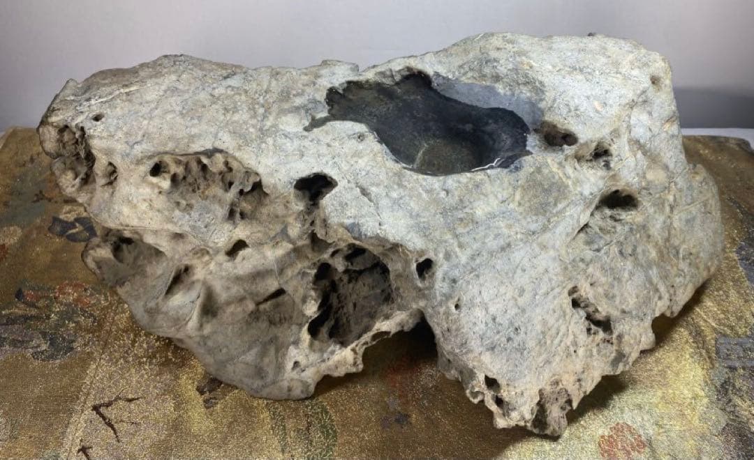 矢掛石 溜まり石 深さ3cm 横40(cm) 9.66kg 水石 骨董