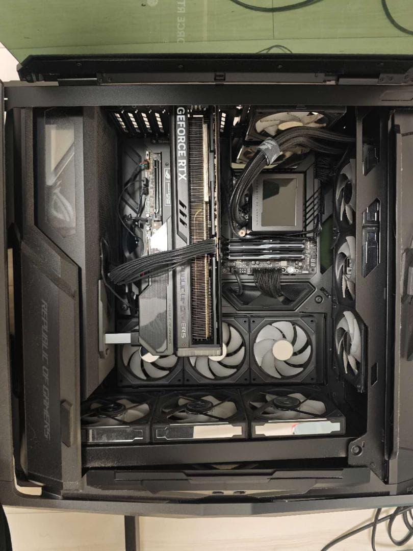グラフィックボード・グラボ・ビデオカード ASUS ROG Strix RTX 4090 OC 24GB