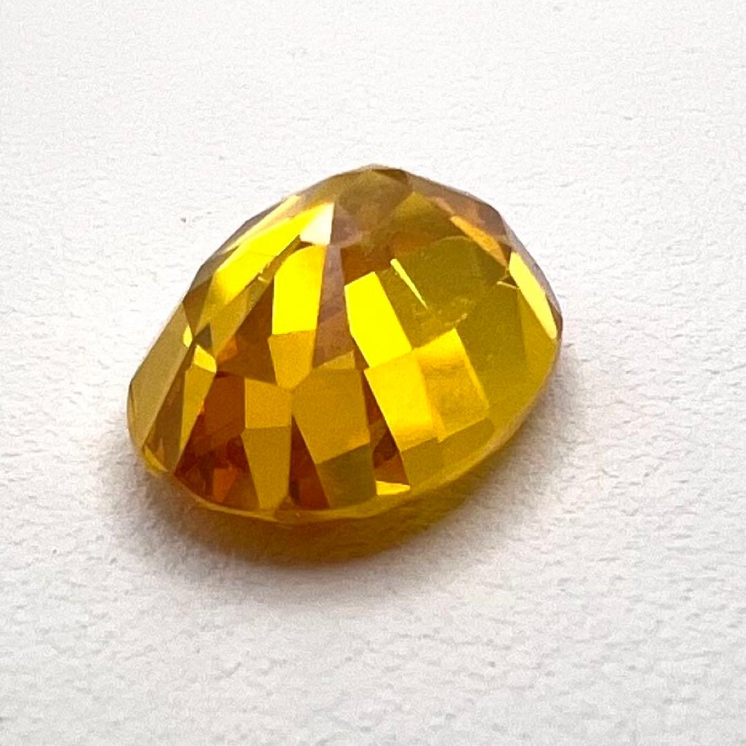 人口石　ルース　11.51 ct GIA 鑑別書付き