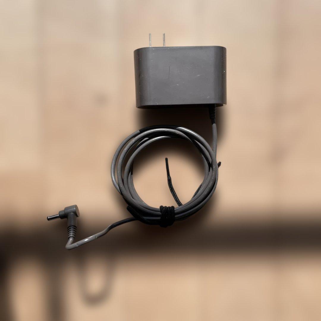 Dyson V10スティッククリーナー本体 各種アタッチメント付き