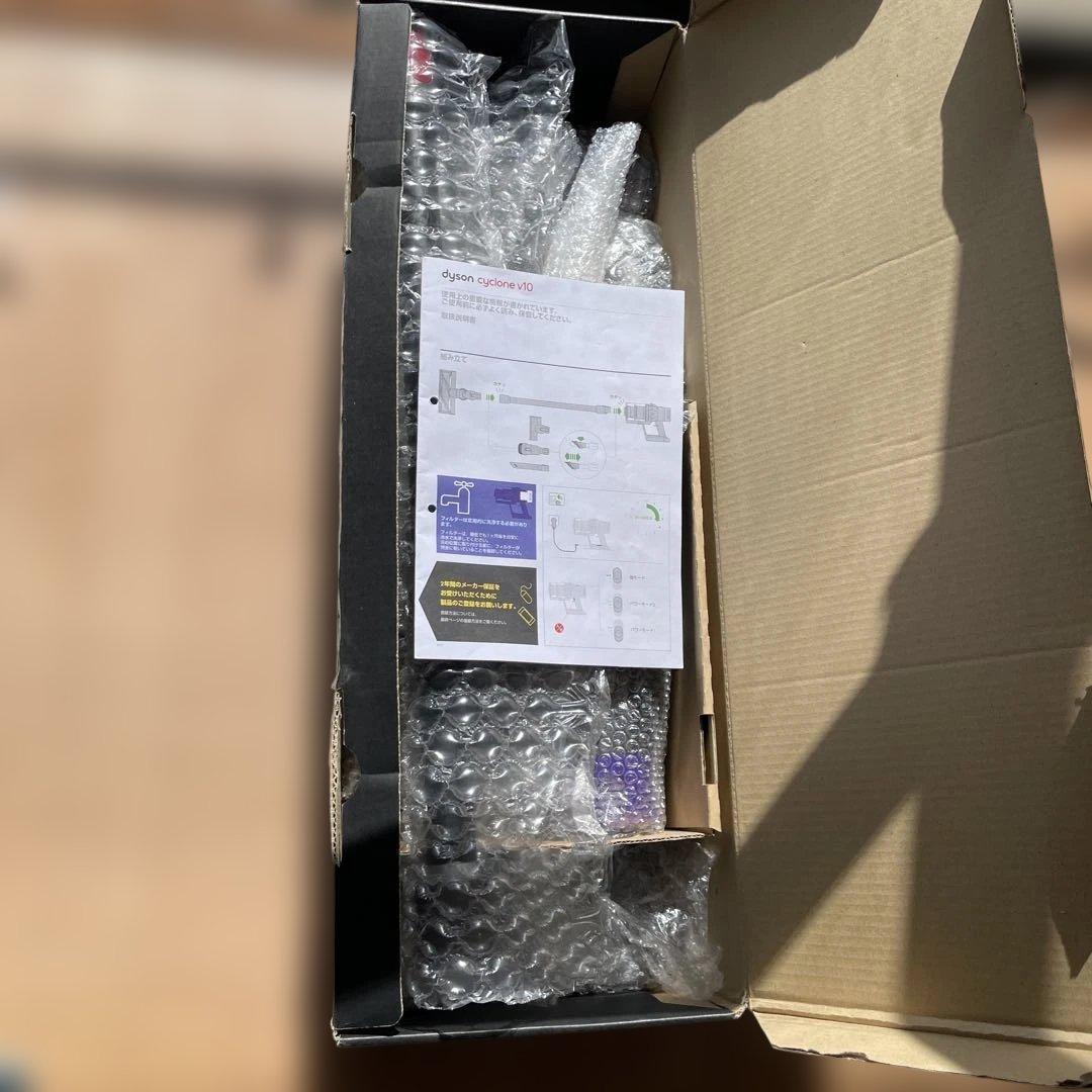 Dyson V10スティッククリーナー本体 各種アタッチメント付き