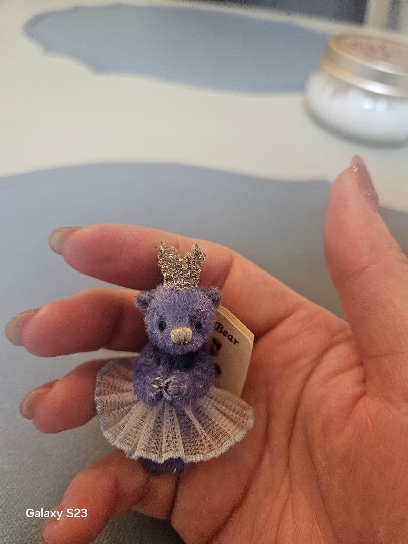 Saeri Bear ティアラ付き青色ミニチュアテディベア