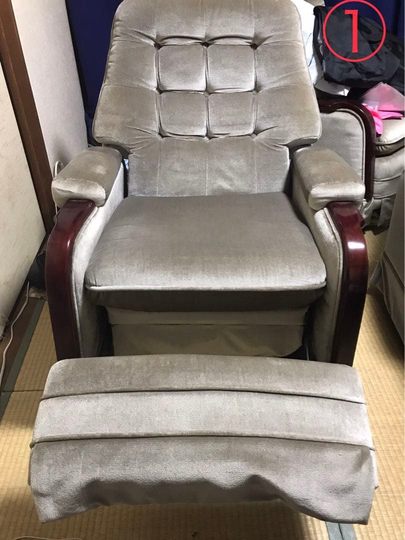 【カリモク家具】【ほぼ送料のみ】リクライニング機能付き1人掛けソファ ①